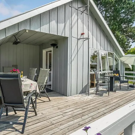 Casa de Férias Three-bedroom In *