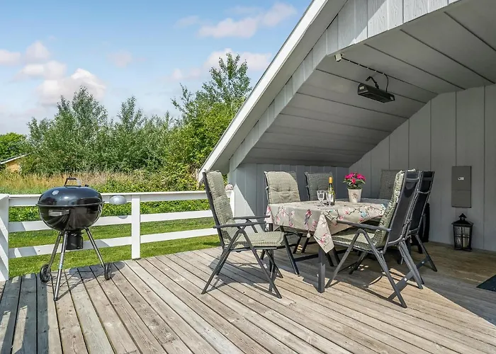 Three-bedroom In Semesterbostad