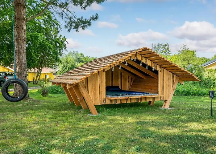 Three-bedroom In Semesterbostad *