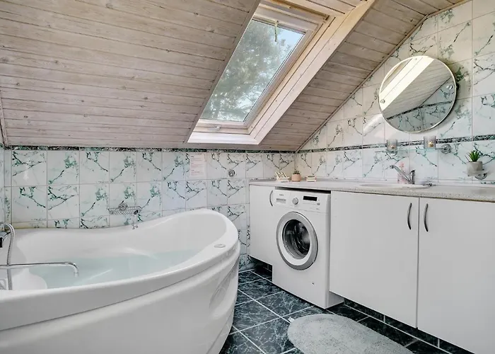 Three-bedroom In Semesterbostad