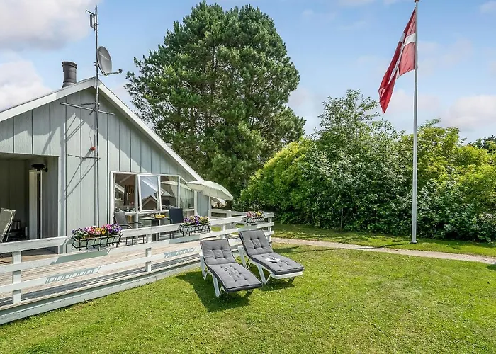 Дом отдыха Three-Bedroom Holiday Home In Dannemare
